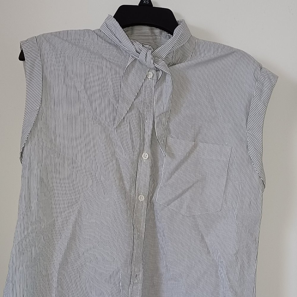 Who What Wear Short-Sleeved Striped Button Down w/Bowtie Detail Sz S